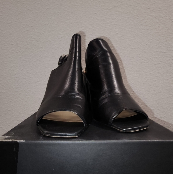 Banana Republic Peep Toe Bootie Sz 7 1/2 - Picture 1 of 3